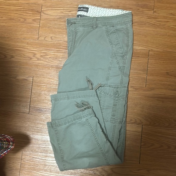 Eddie Bauer Woman’s Cargo Capri Pants with Tie Legs Size T12 Gray Casual - Picture 1 of 11